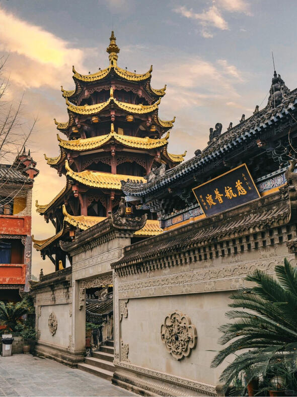 BaoLun Temple
